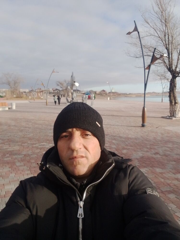  54694448  Pavel, 39 ,    