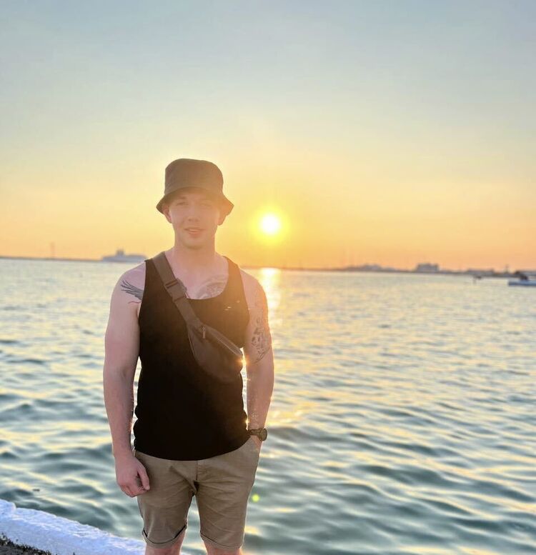 ���� 37218598 ������� ������, 28 ���, ���� ���������� � �����-����������