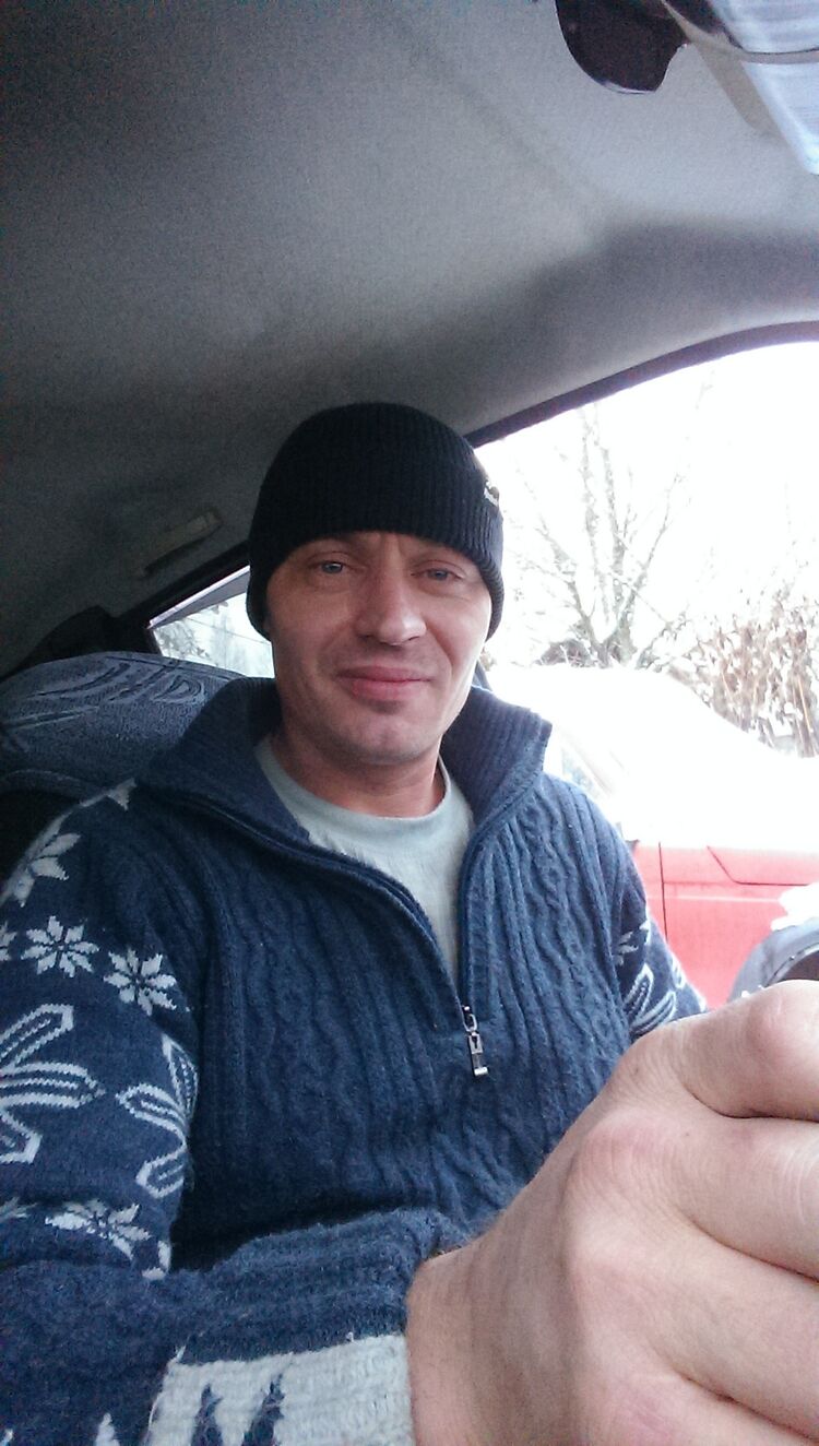  23013958  Aleksey, 52 ,    