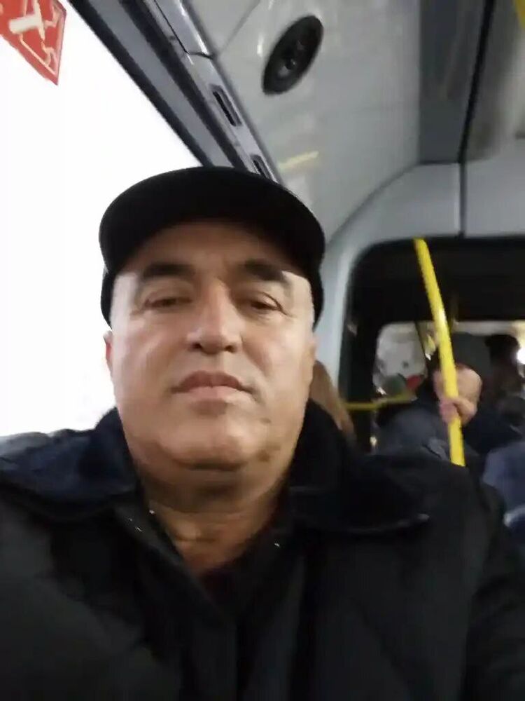  42558668  , 20 ,    