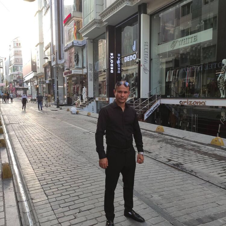 46657198  Garik, 43 ,    