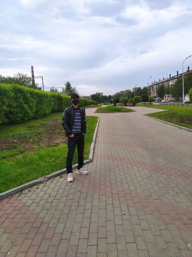 21085738  Jahongir, 25 ,    