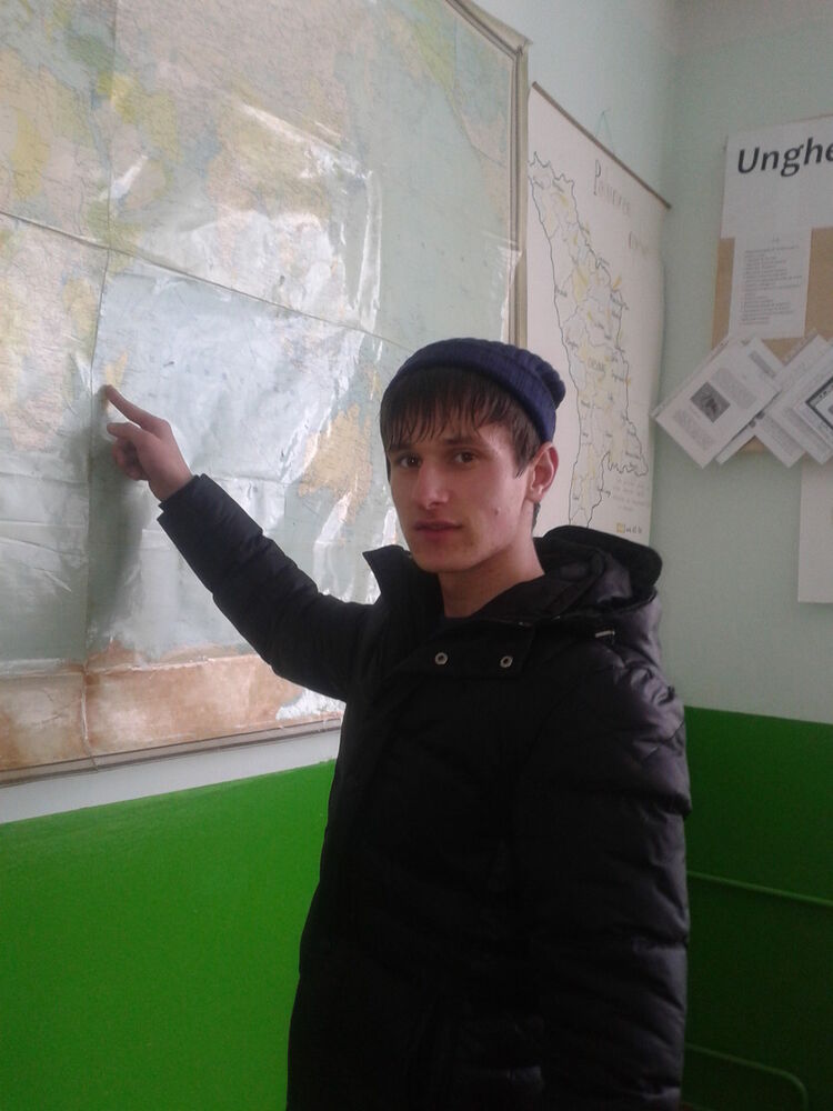  4068088  Iulian, 32 ,    