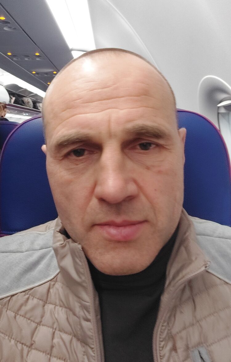  51951898  , 48 ,    Hounslow