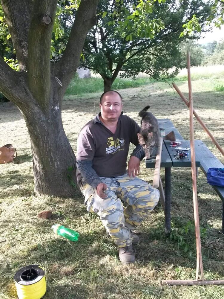  21355878  Francisco, 52 ,    Prerov