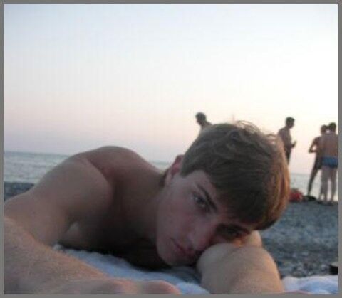  8853818  Alex, 44 ,    