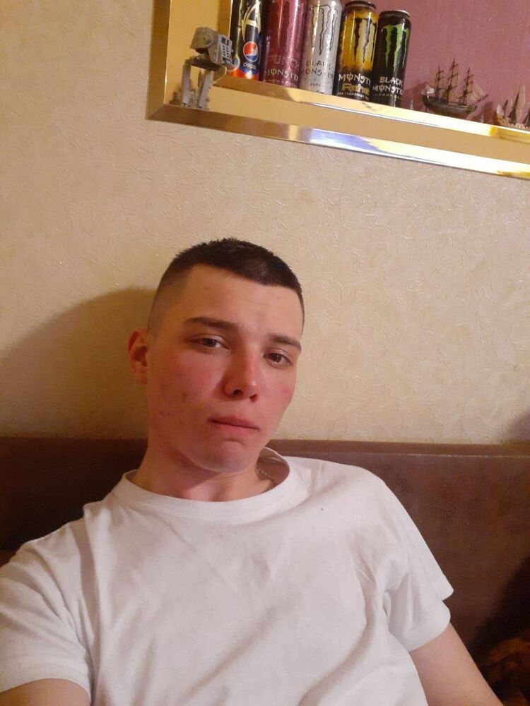  47781878  Ivan, 19 ,    Lorton