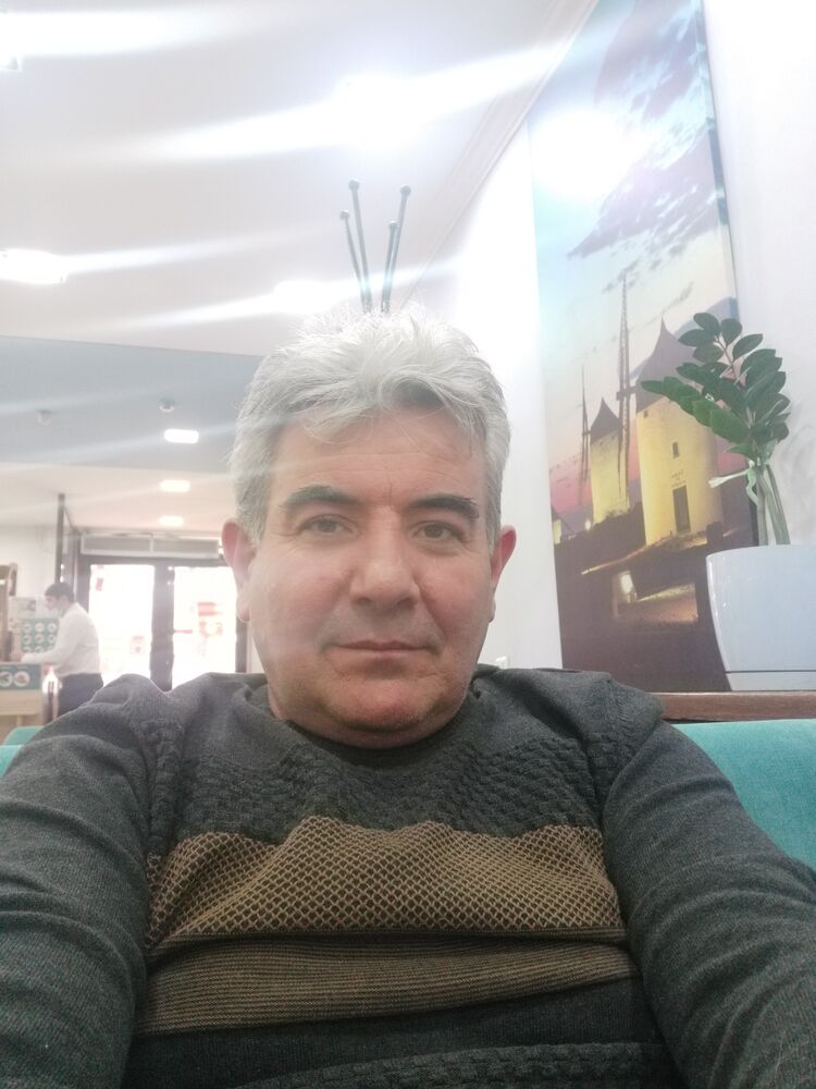  23447258  Hakan, 43 ,    
