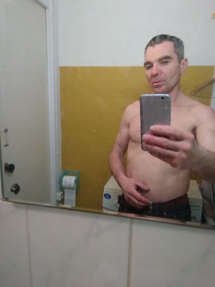  15003188  Robert, 48 ,    