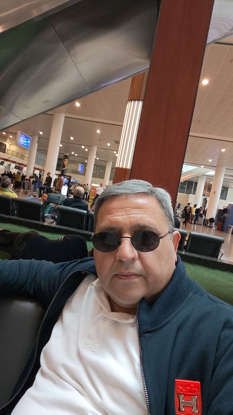  54586468  Avaz, 49 ,    