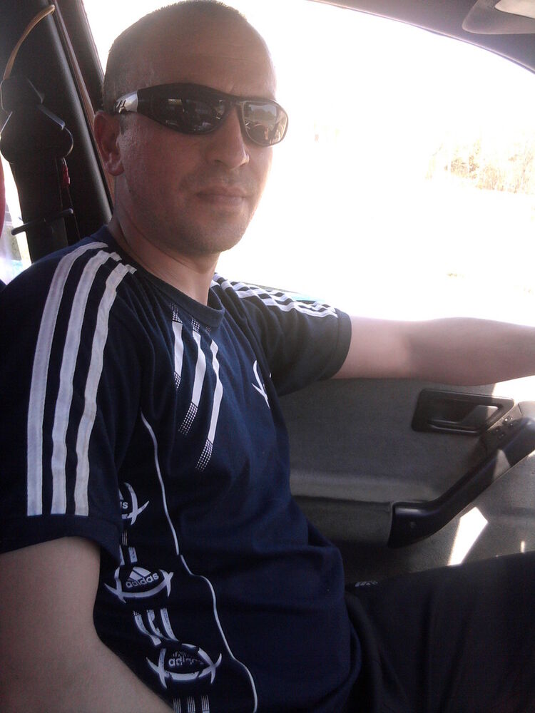  8489898  Micha, 47 ,    