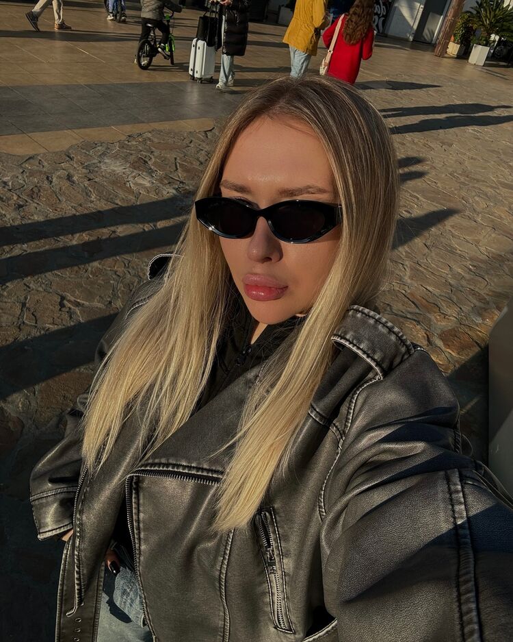  52286828  Yekaterina, 35 ,    