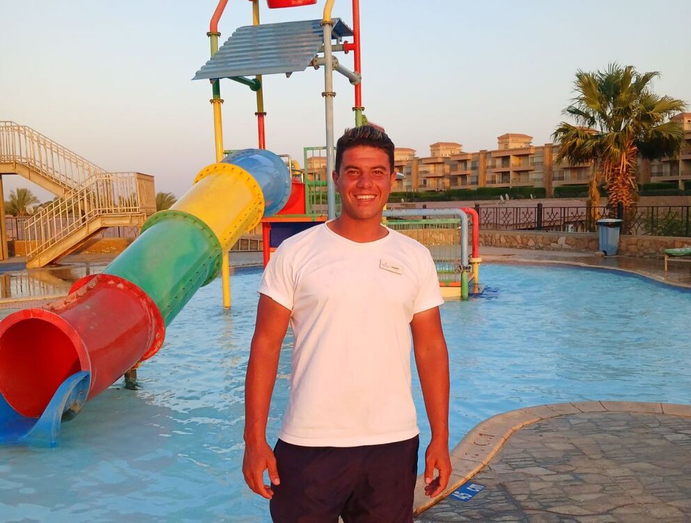  54001298  Hatem shafey, 24 ,    