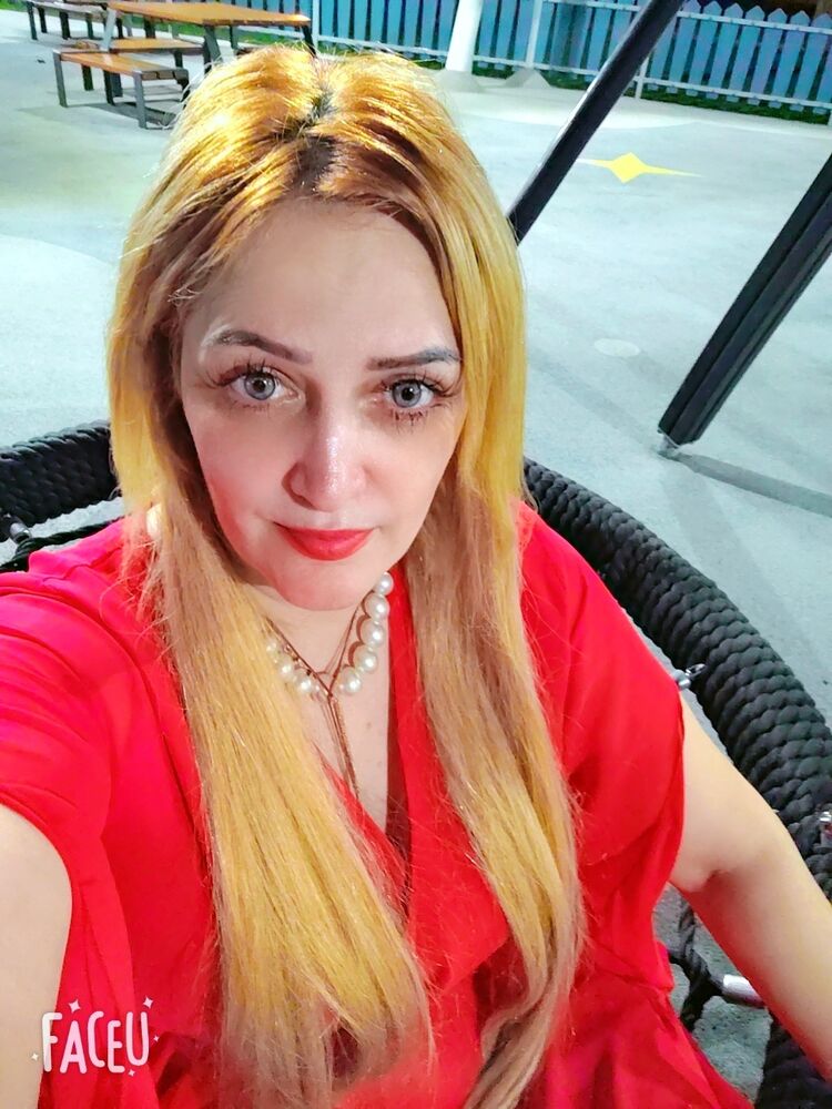  44627878  Mona, 41 ,    ?