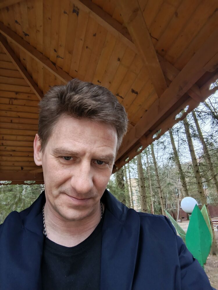  54012558  Viktor, 36 ,    