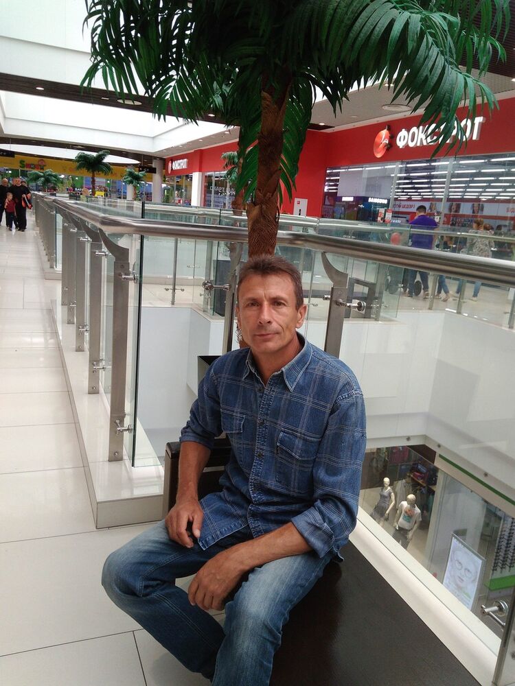  ,   Alex, 58 ,   
