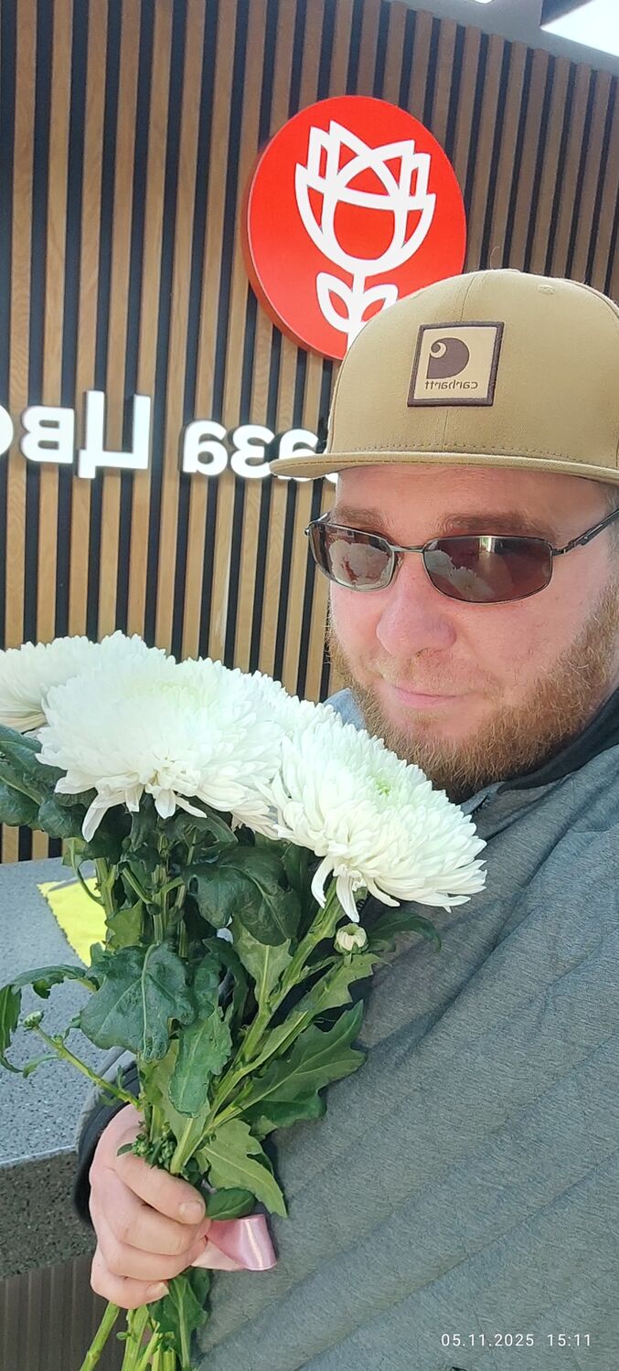  54692088  Denis, 37 ,    