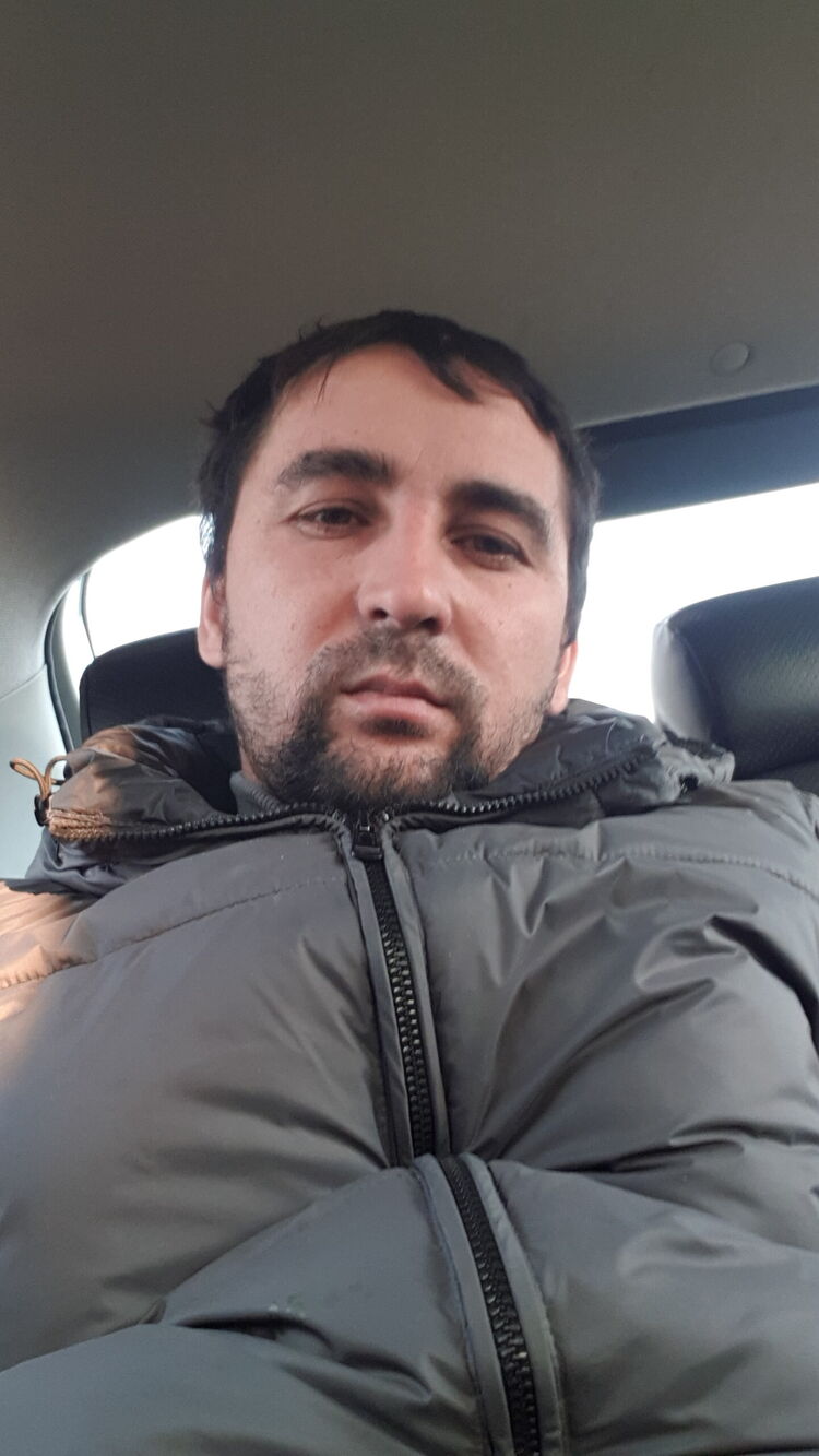  ,   Baxrambek, 40 ,   ,   