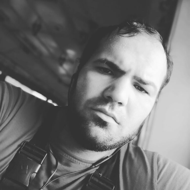  30163748  , 33 ,    -