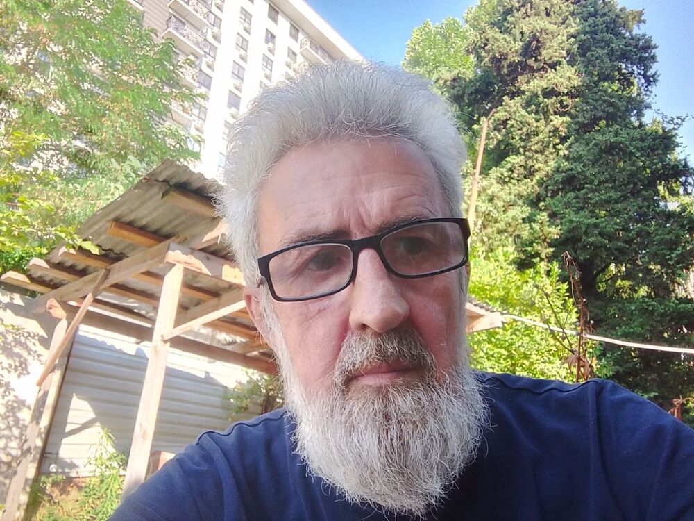  44381658  , 64 ,    