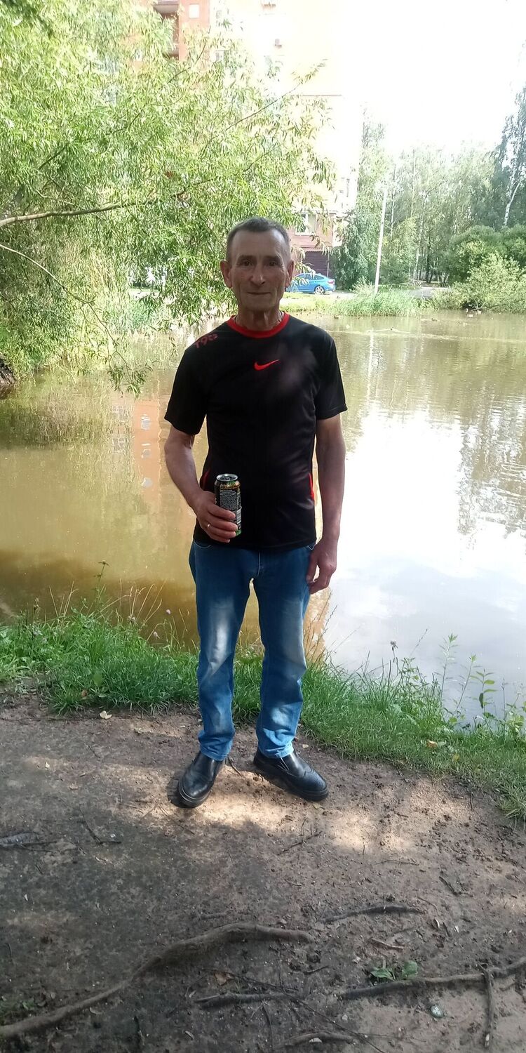  36537658  Sergei, 64 ,    