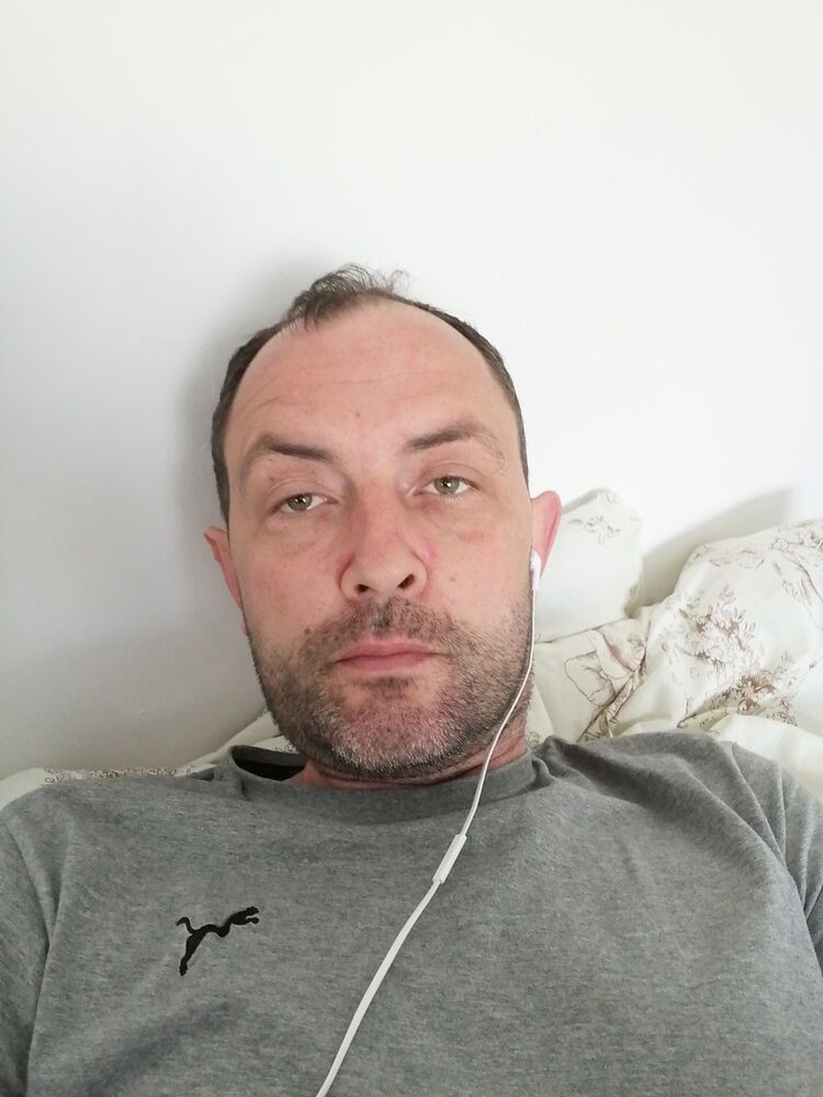  15872538  Sanja, 45 ,    