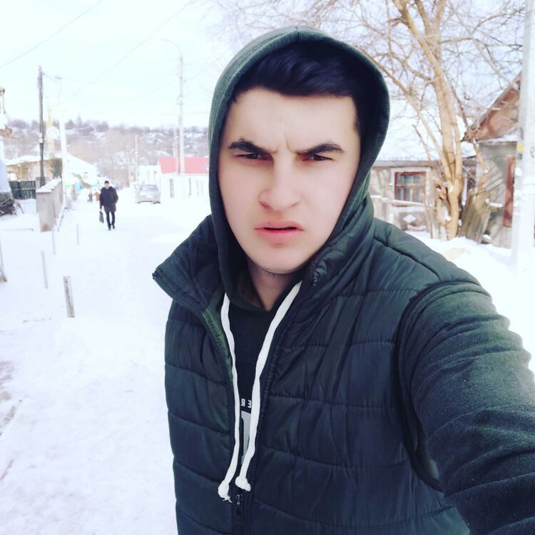  23048098  Radu, 23 ,    