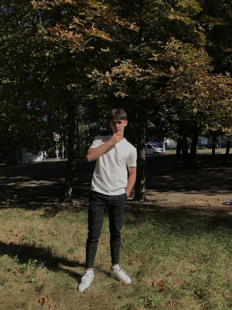  30871978  , 23 ,    