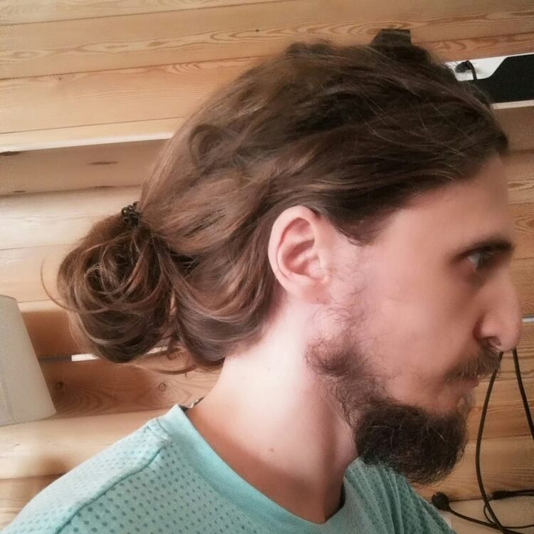  18615718  Nariman, 44 ,    