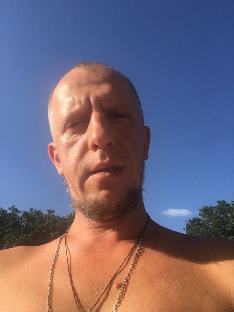  ,   Leonid, 40 ,   ,   