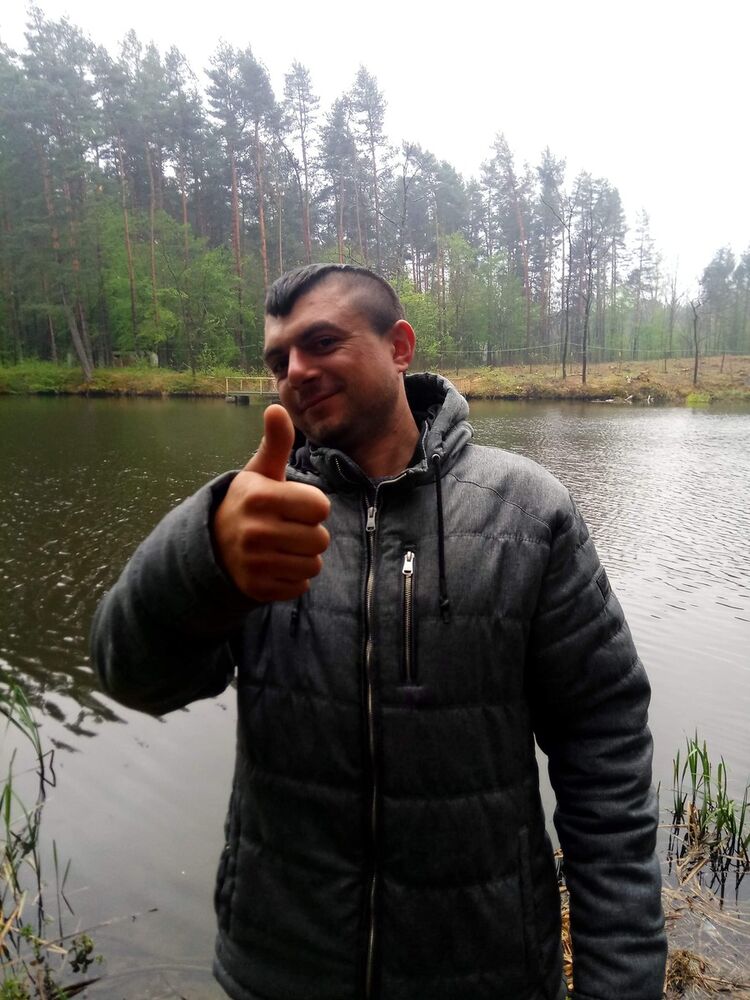  16171968  Andriy, 35 ,    