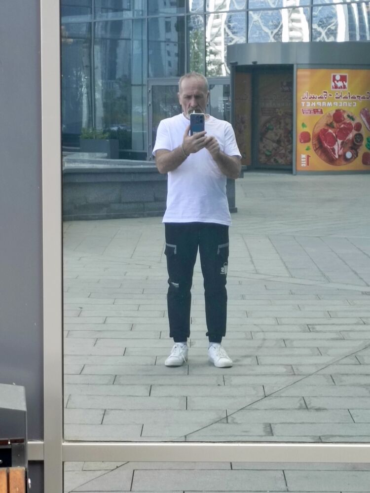  53049478  , 57 ,    