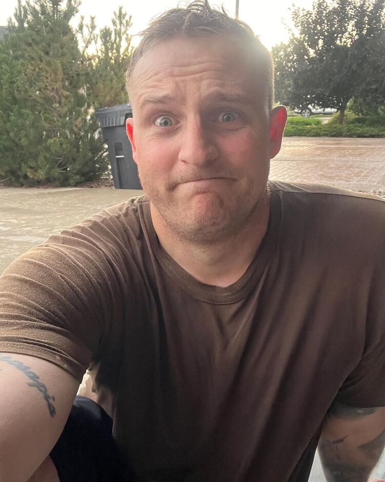  48068098  Lloyd James, 47 ,    Kensington