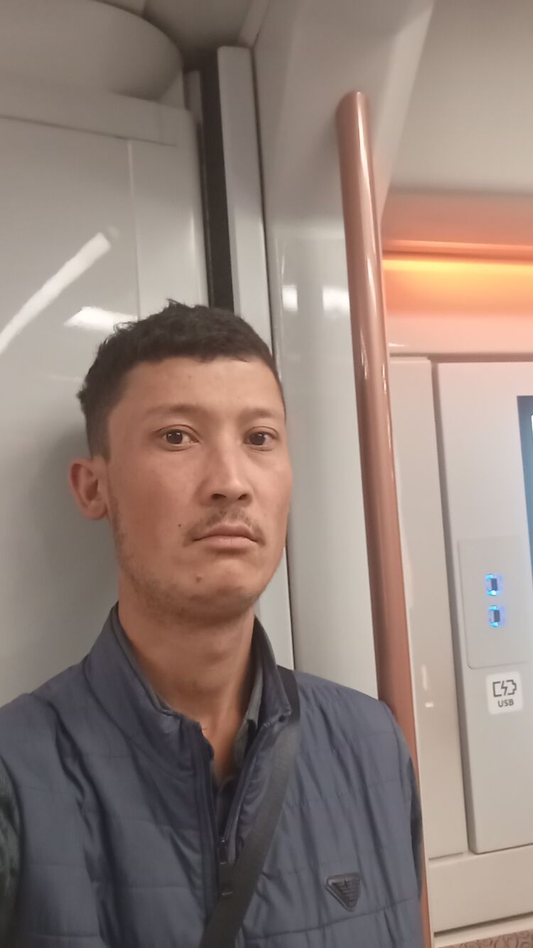  53988178  Orolbek, 25 ,    Frankfurt Am Main