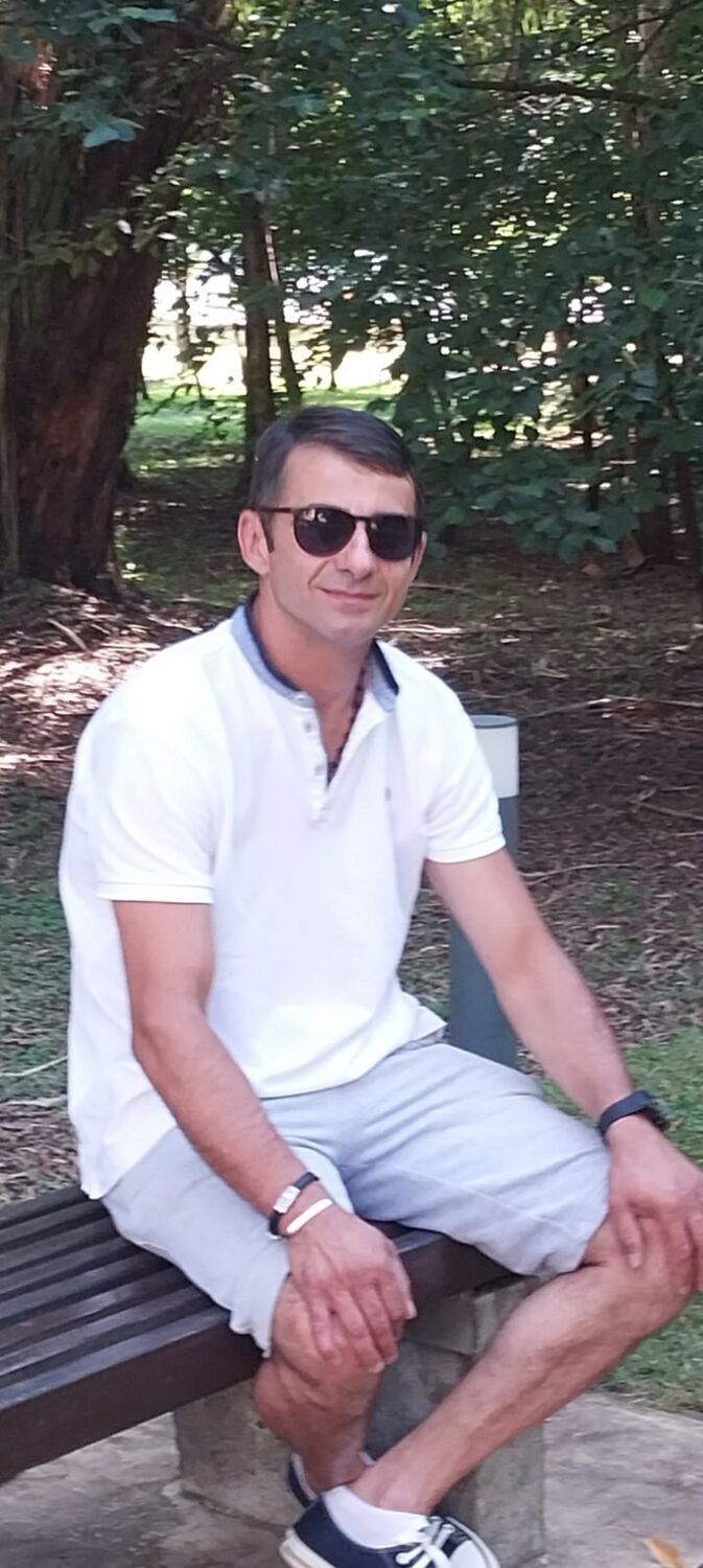  ,   Vaxo, 48 ,     