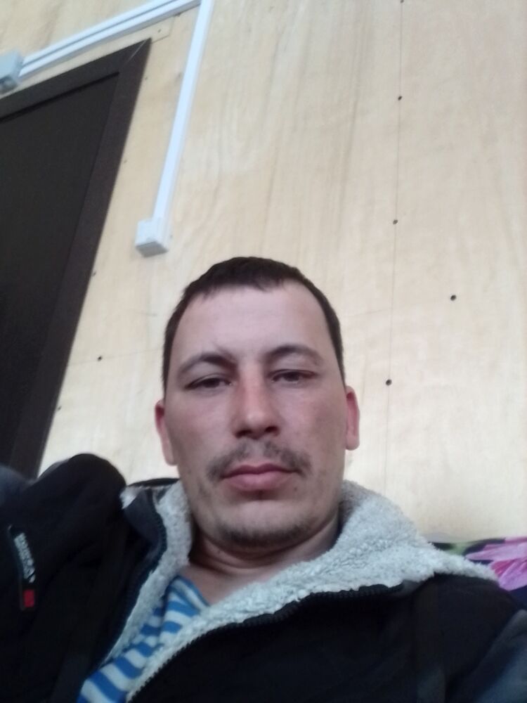  ,   Sergei, 32 ,     , c 