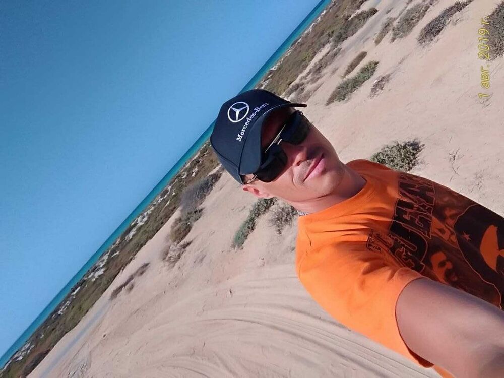  ,   Valdis, 43 ,     , c 