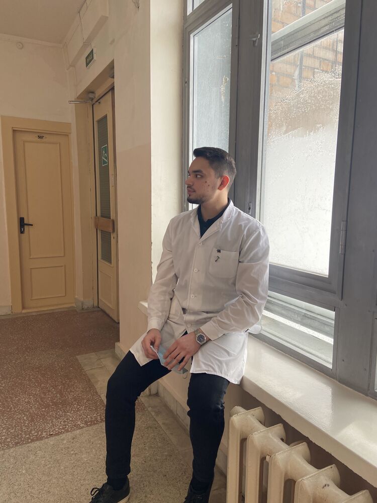  27096848  , 28 ,    -