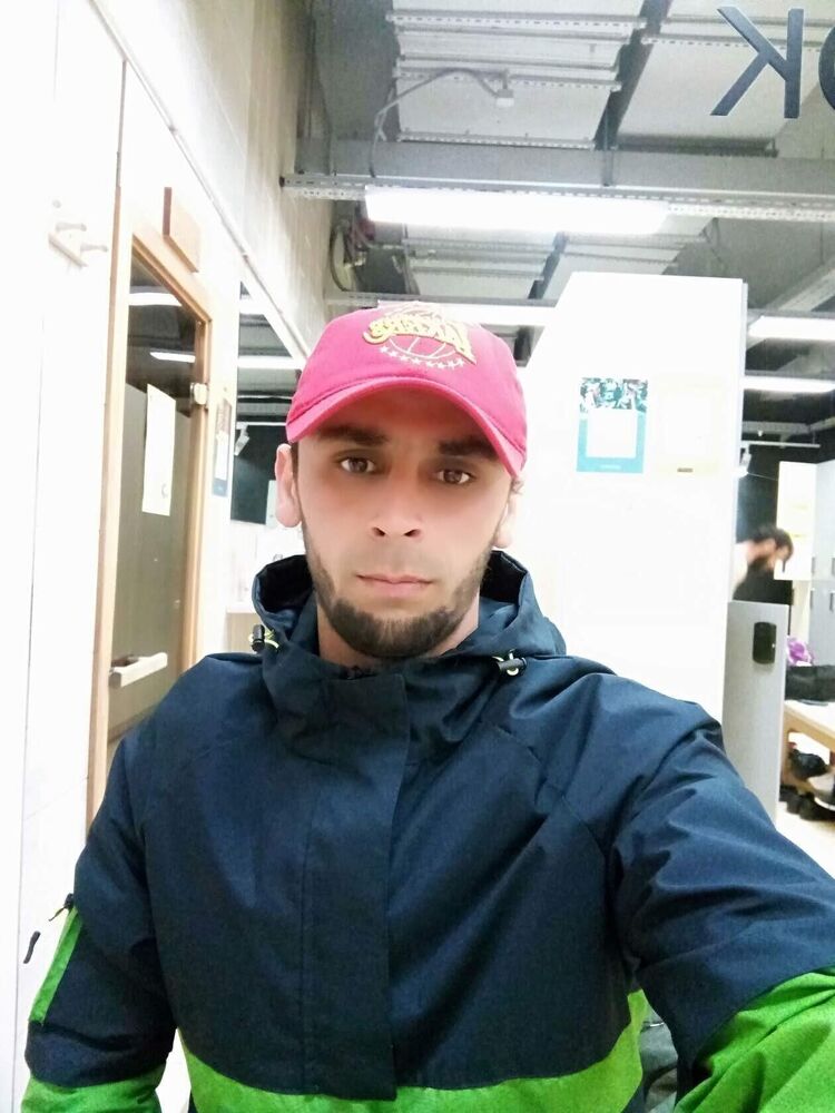  30657688  Roman kolov, 29 ,    