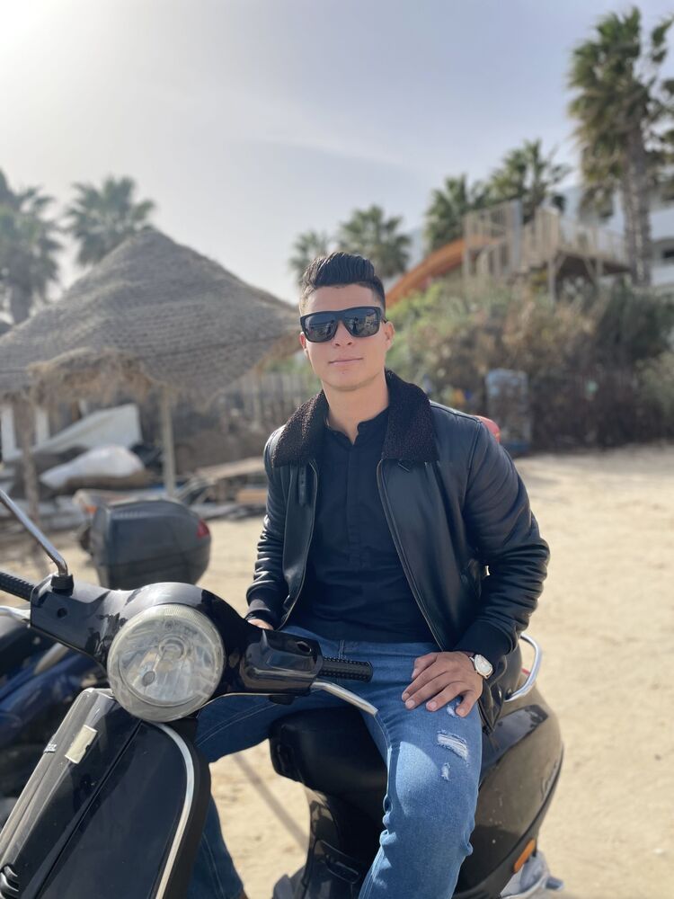  ,   Massoud, 29 ,   ,   
