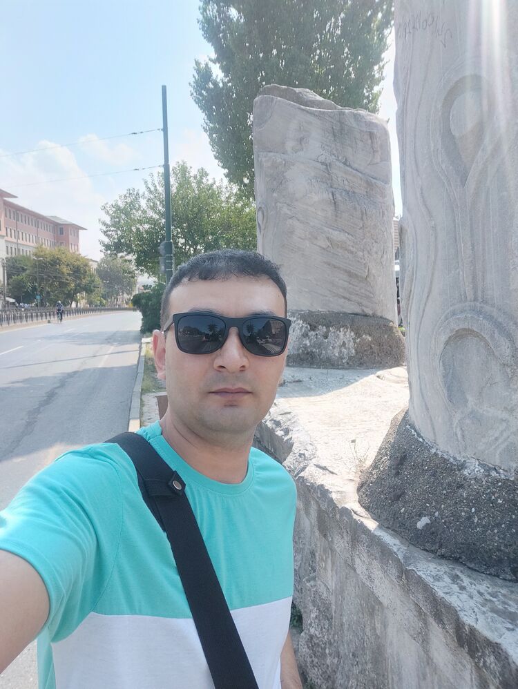  33457898  Mirko, 35 ,    