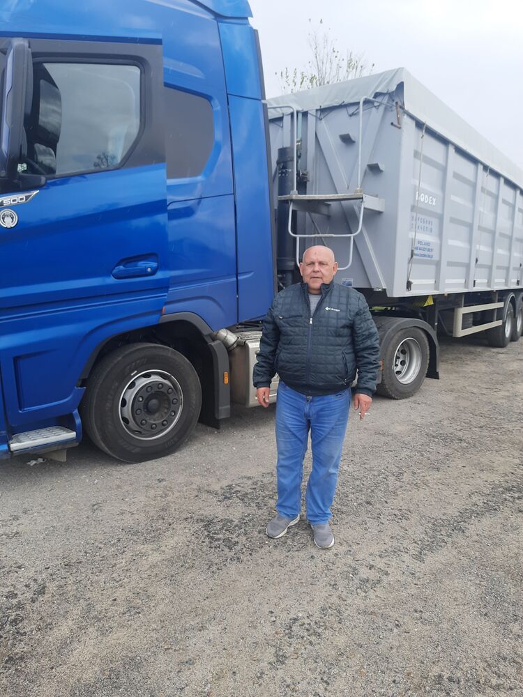  23056228  , 64 ,    