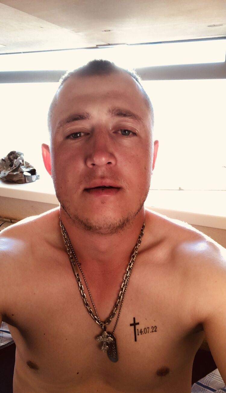  46748868  , 27 ,    