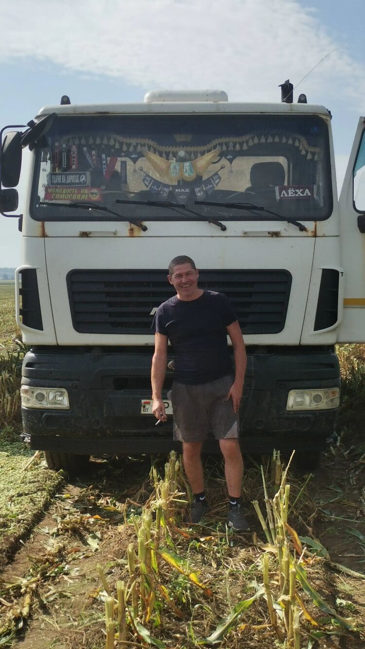  47518358  , 49 ,    