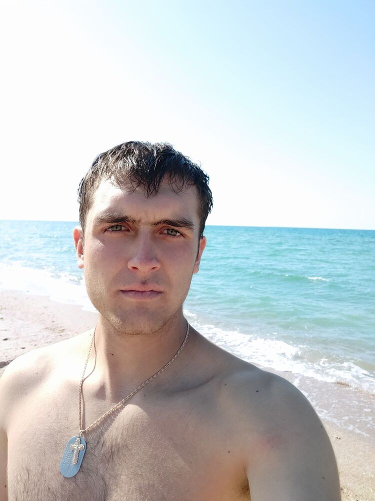  18590338  Maksim, 27 ,    