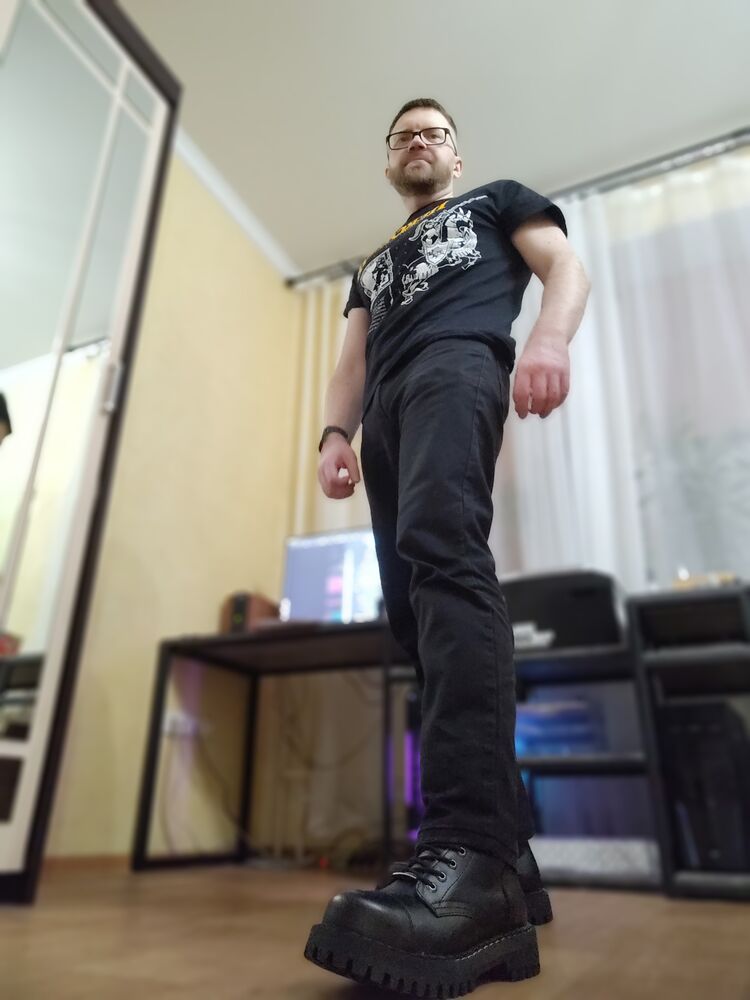  49835468  M, 42 ,    