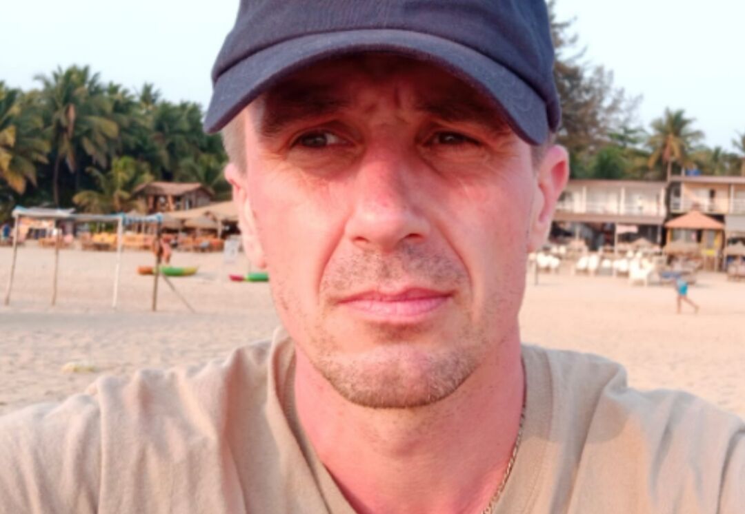  53990258  Igor, 44 ,    