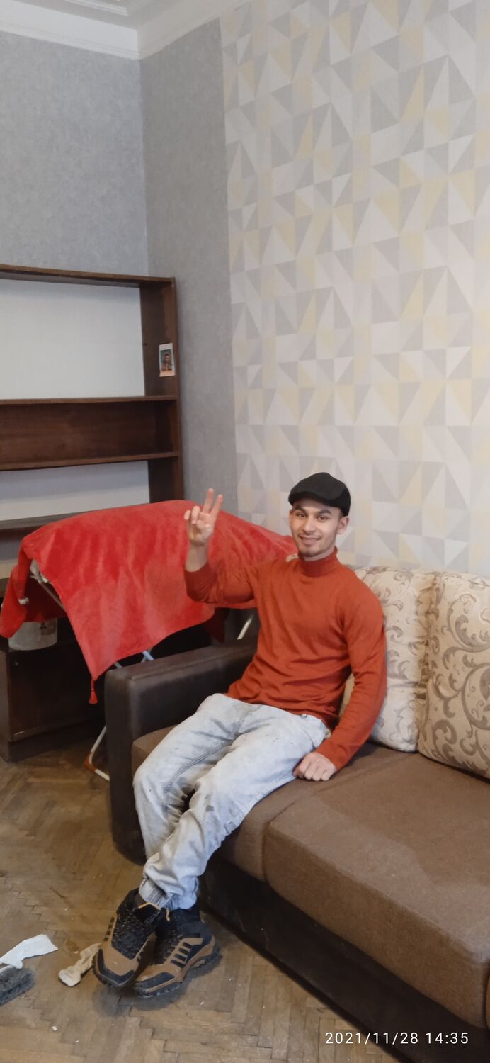  -,   Ali, 25 ,   ,   