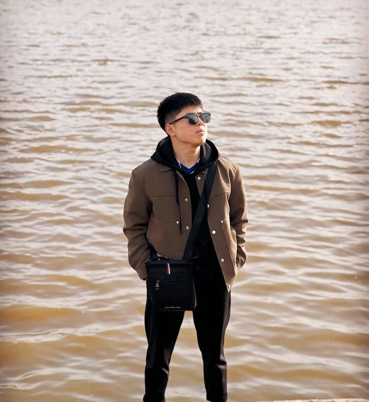  52969708  , 25 ,    