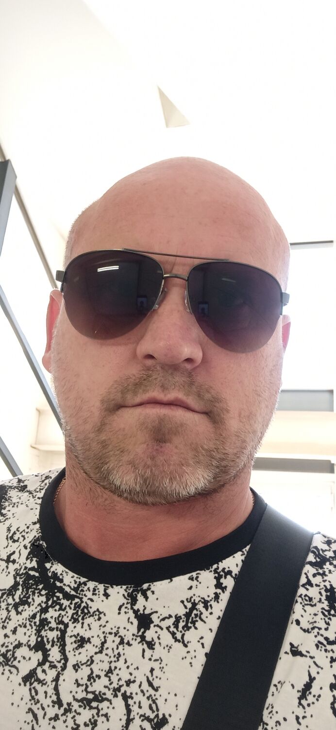  ,   Oleg, 45 ,   ,   